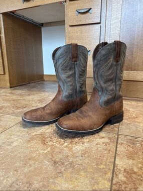 Ariat Brown and Gray Western Cowboy Boots